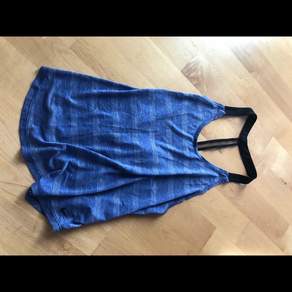 Nike workout top